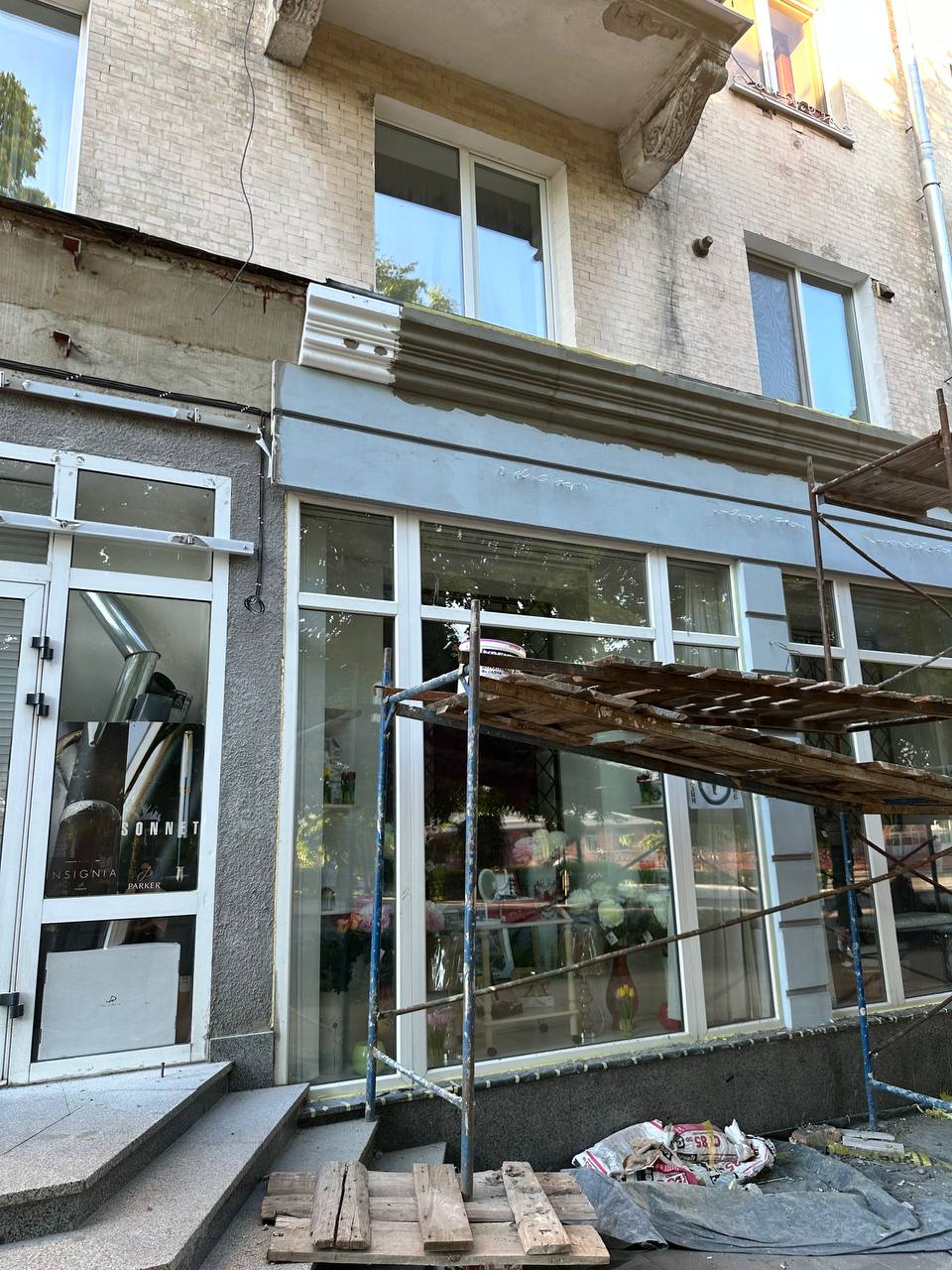 Новини Житомира - фото з Гарний приклад: на Театральній утеплили фасад, зберігши оригінальний колір і обʼєм