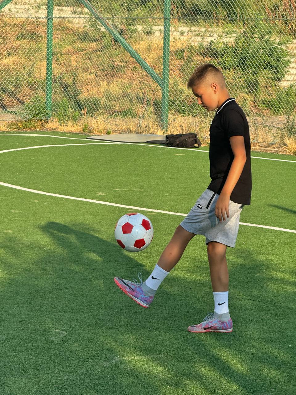 Новини Вінниці - фото з «Він мій кумир»: вінничанин знявся у кліпі з відомим футболістом «Шахтаря» і збірної країни