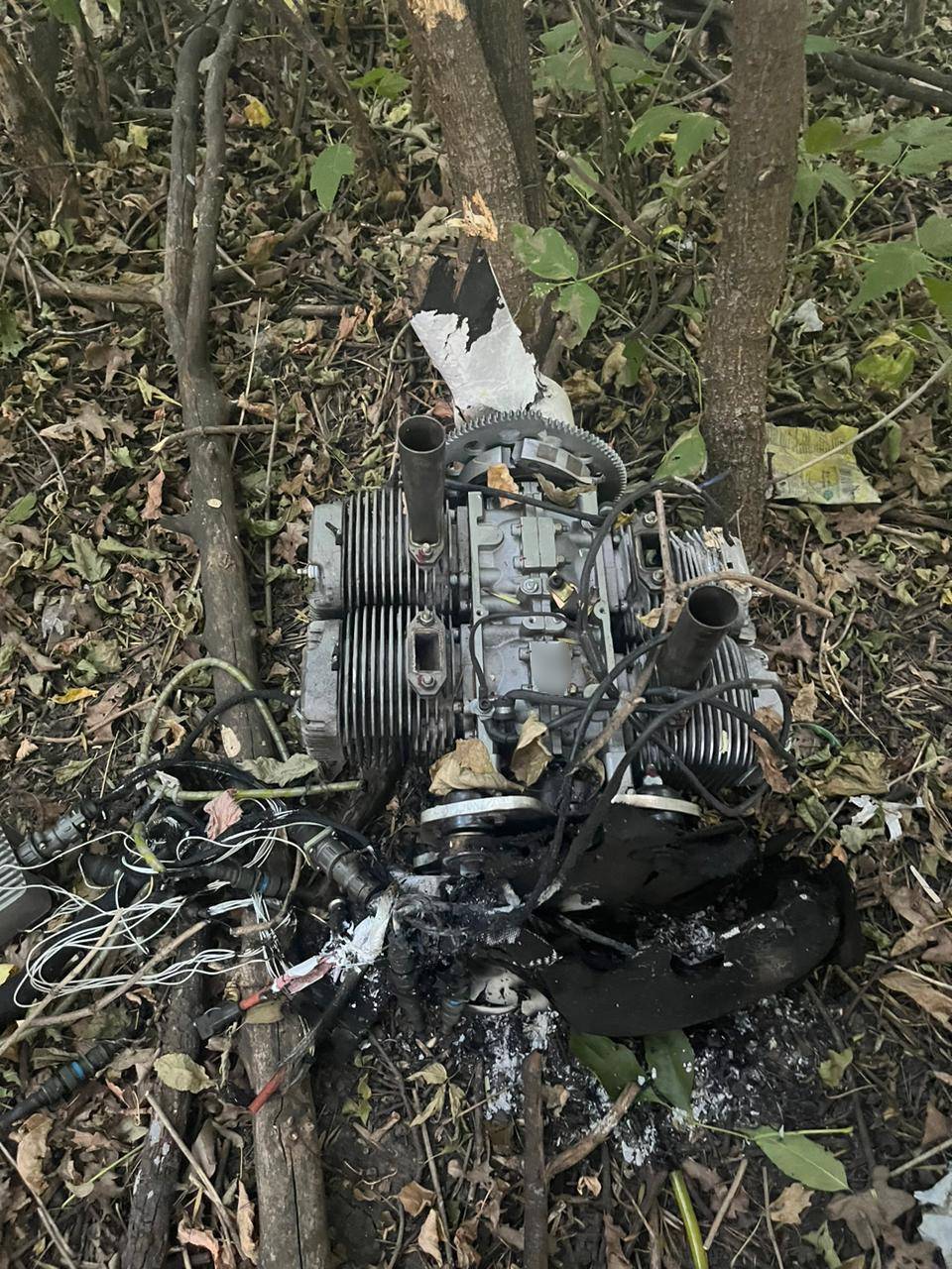 Новини Тернополя - фото з Три ворожих «Шахеди» на підльоті до будинків знищили військові тернопільської 105-ї бригади На зображенні може бути: дерево та текст