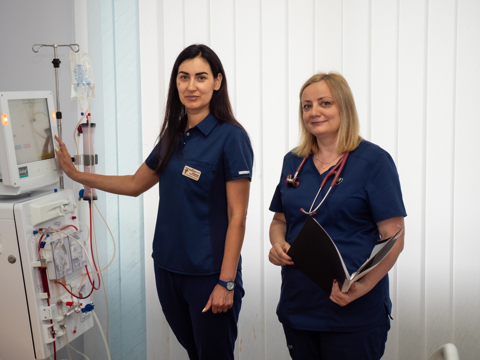 Новини Тернополя - фото з У пацієнта лікарні швидкої допомоги виявили синдром Гудпасчера: трапляється раз на 4 мільйони випадків На зображенні може бути: 2 людини, лікарня та текст