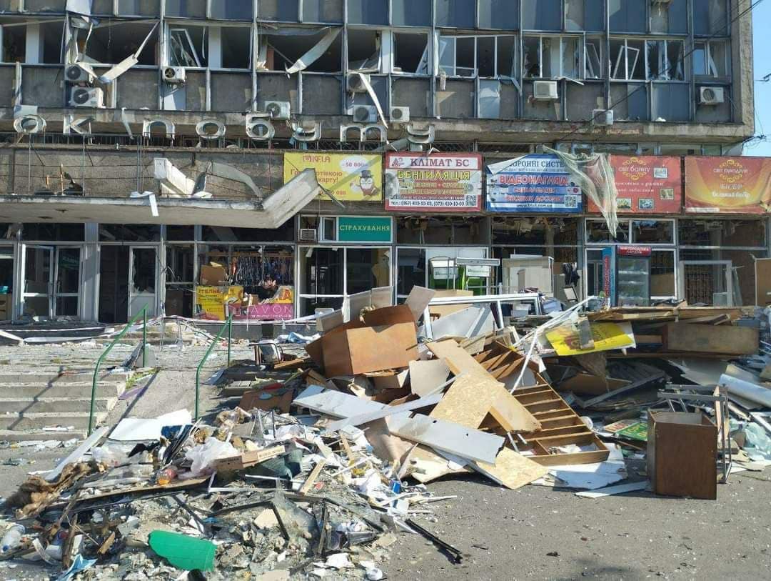 Новини Вінниці - фото з «Ми тут і зараз працюємо»: про хімчистку зі зруйнованого ракетами Будинку побуту