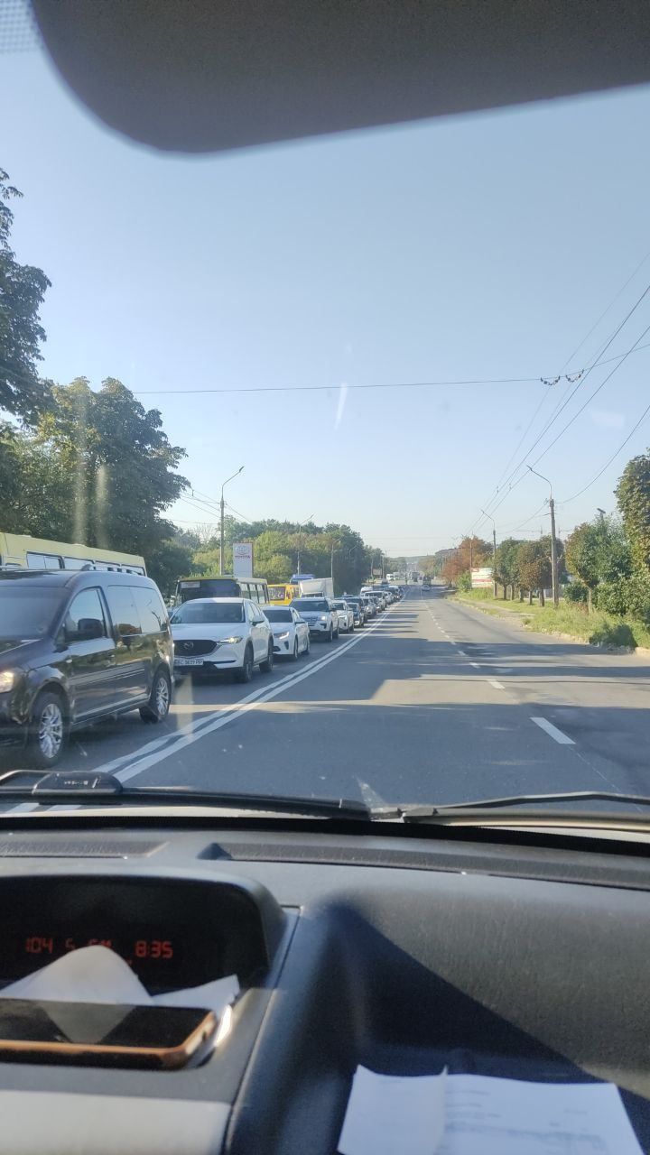 Новини Тернополя - фото з Через ДТП на Микулинецькій утворився затор. Що відомо?