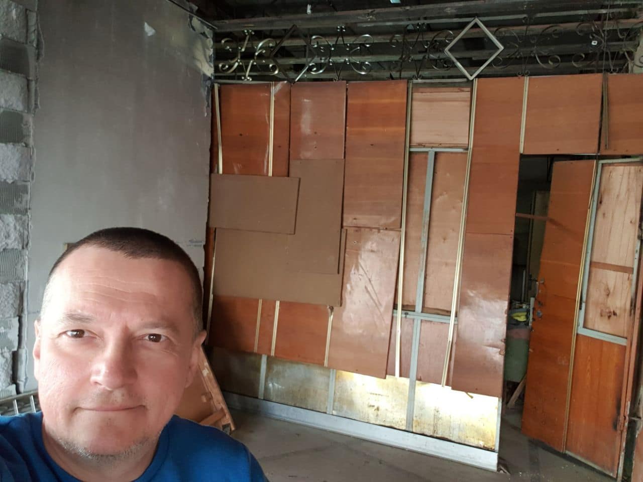 Новини Вінниці - фото з «Ми тут і зараз працюємо»: про хімчистку зі зруйнованого ракетами Будинку побуту