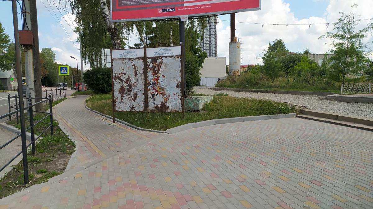 Новини Тернополя - фото з Роблять дорогу на Монастирського, а тротуар для пішоходів не передбачили. Чому?