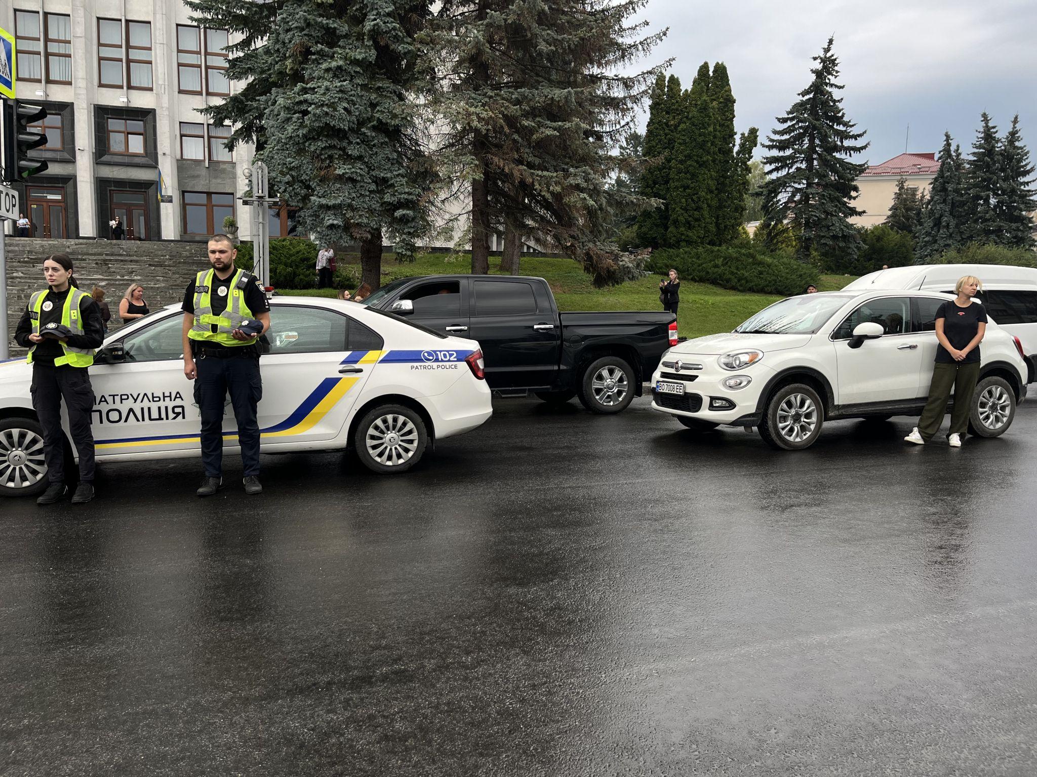 Новини Тернополя - фото з Зупинись, згадай і вшануй: у Тернополі провели «Хвилину пам’яті» за загиблими