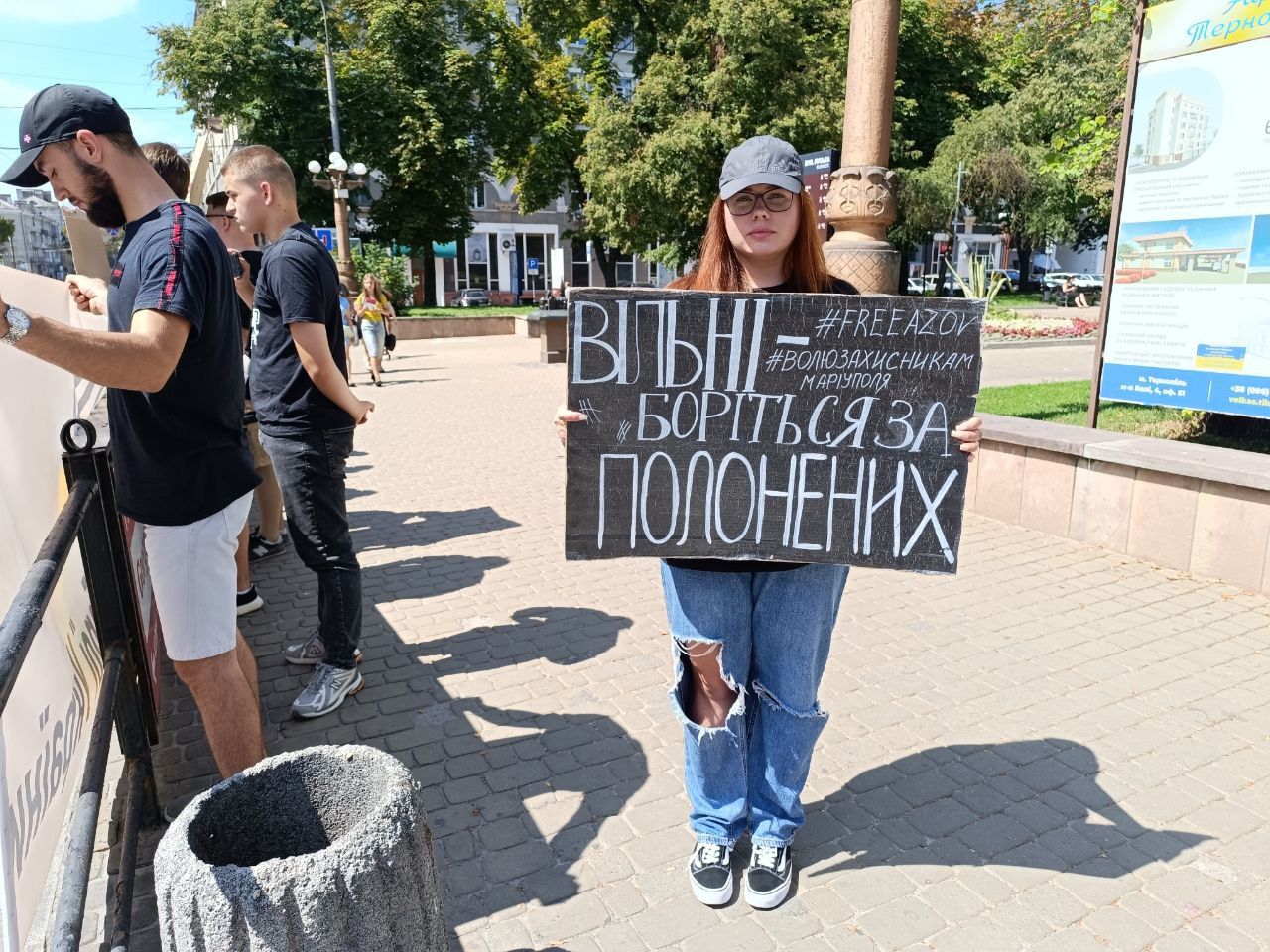 Новини Тернополя - фото з «Не мовчи»: акцію-нагадування про військовополонених провели у Тернополі