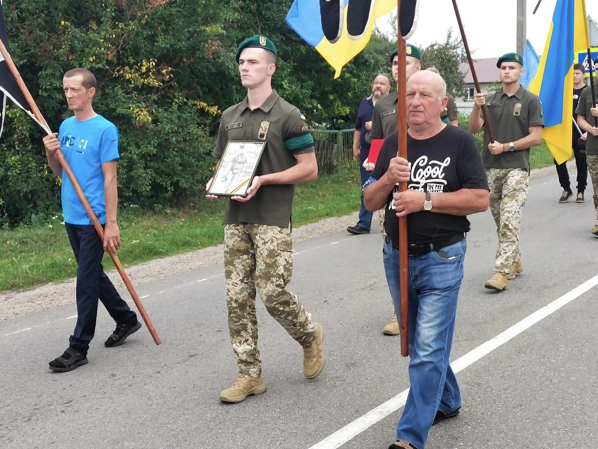 Новини Хмельницького - фото з Загинув у ДТП в Хмельницькому: попрощалися із військовим Олександром Морозом