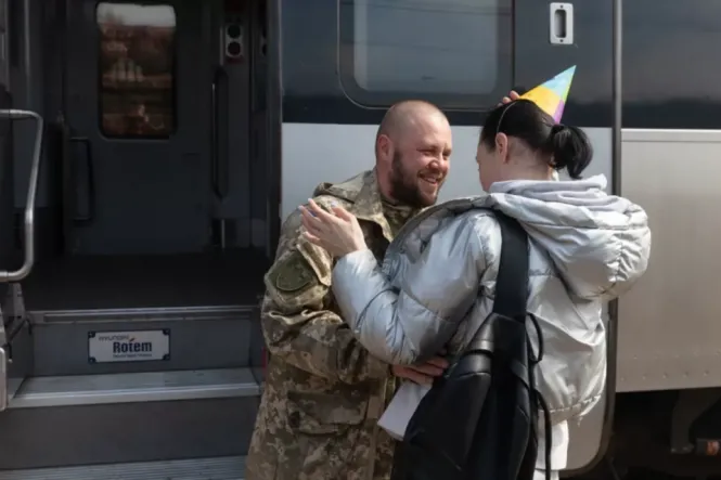 Чи може військовий виїхати за кордон у відпустку? Ми запитали в адвоката