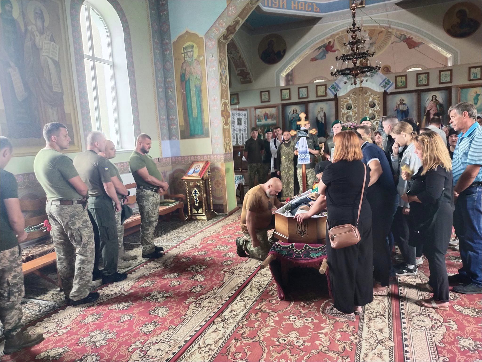 Новини Хмельницького - фото з Загинув у ДТП в Хмельницькому: попрощалися із військовим Олександром Морозом