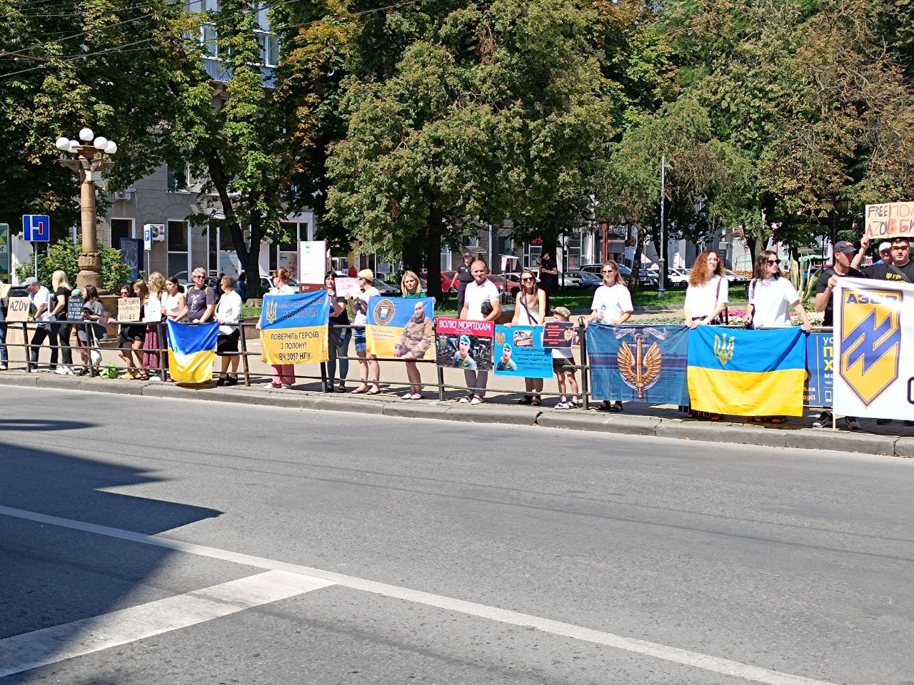 Новини Тернополя - фото з «Не мовчи»: акцію-нагадування про військовополонених провели у Тернополі