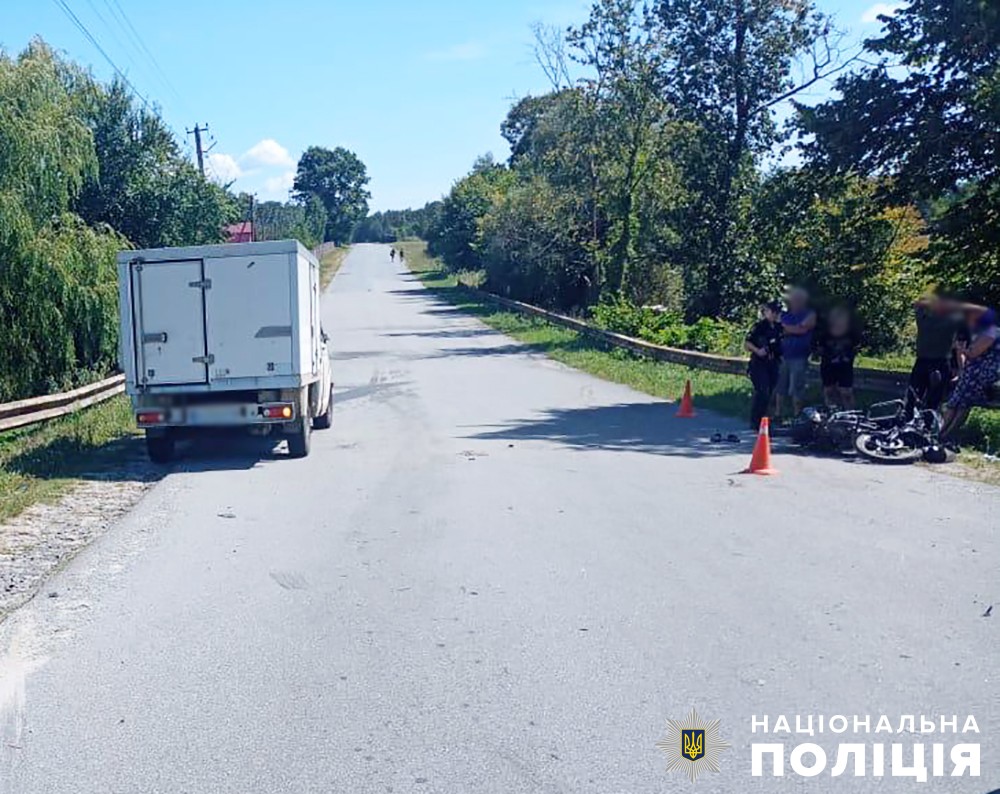 звягельська поліція розслідує обставини дтп з травмуванням водія та пасажира мотоцикла