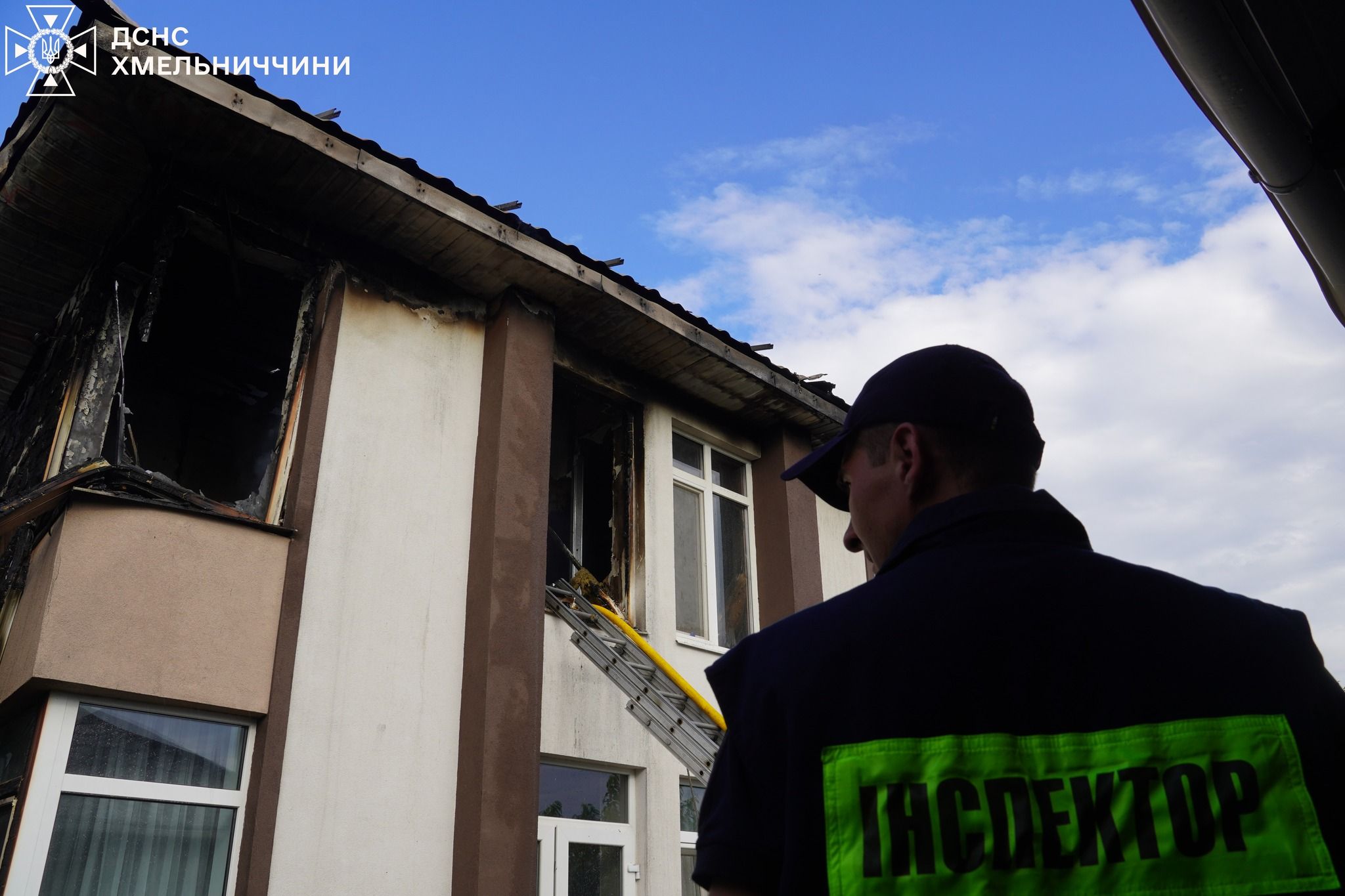 Новини Хмельницького - фото з У Стуфчинцях палав двохповерховий будинок (ФОТО, ВІДЕО)
