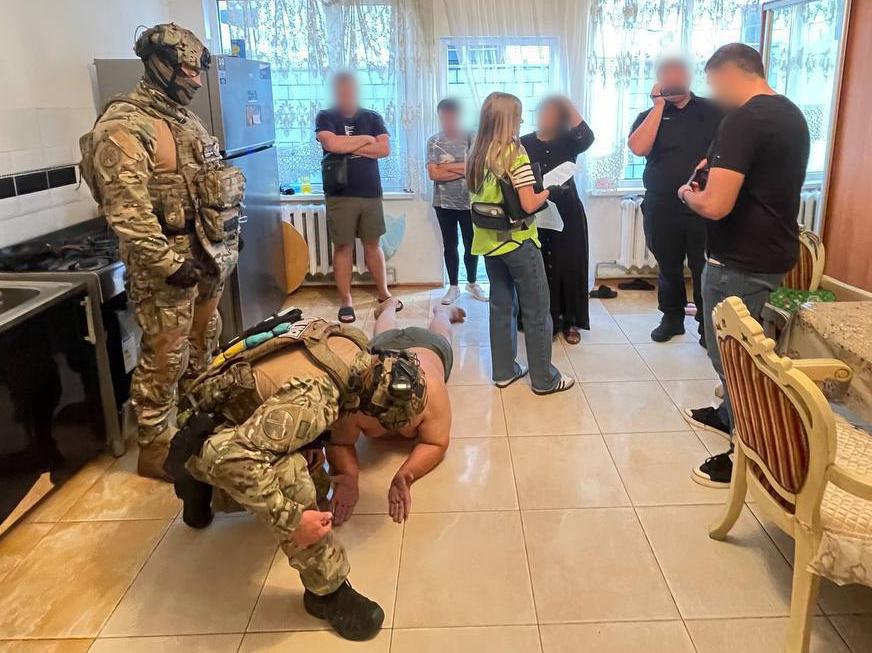 Новини Вінниці - фото з Ошукали військових на 46 млн грн: Нацполіція спільно з молдавськими колегами викрила злочинне угруповання