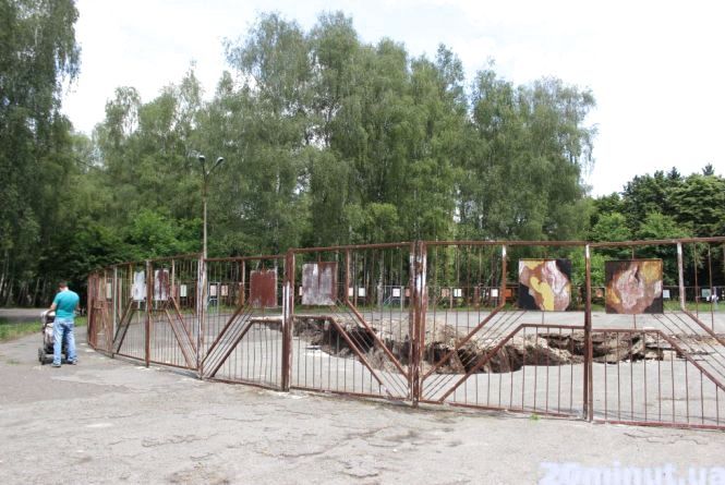 Новини Тернополя - фото з Обіцяну «Вуличну академію» в парку Нацвідродження здали в експлуатацію. Нічого спортивного тут не видно