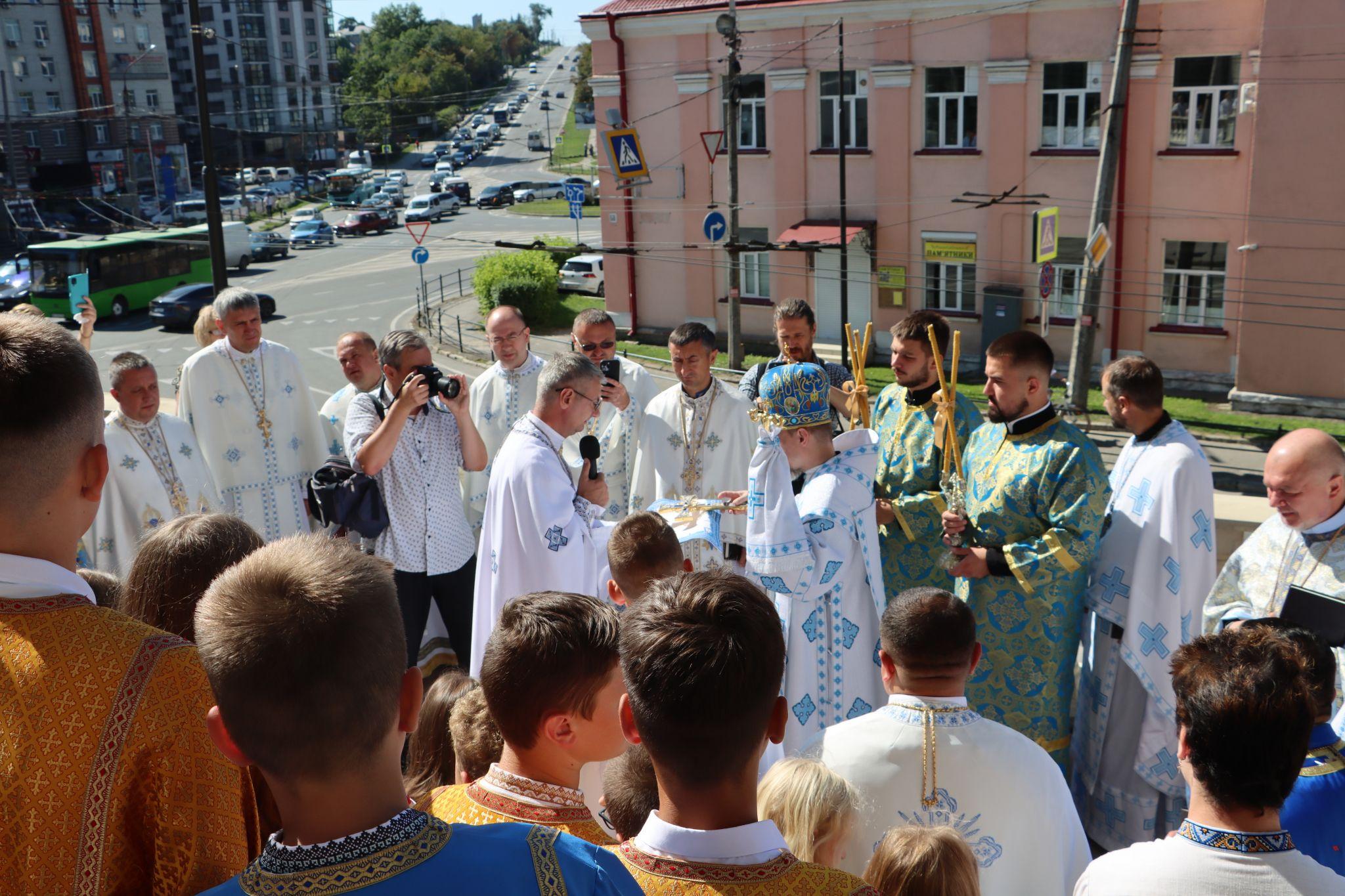 Новини Тернополя - фото з Молились за мир в Україні: для Дня міста провели божественну літургію