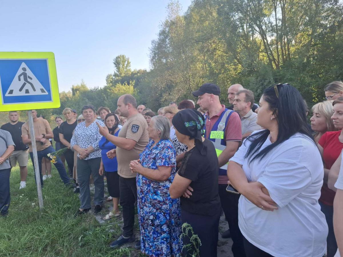 Новини Тернополя - фото з Після стрілянини у селі Доброводи вийшли на пікет. Бояться та вимагають забрати військову частину