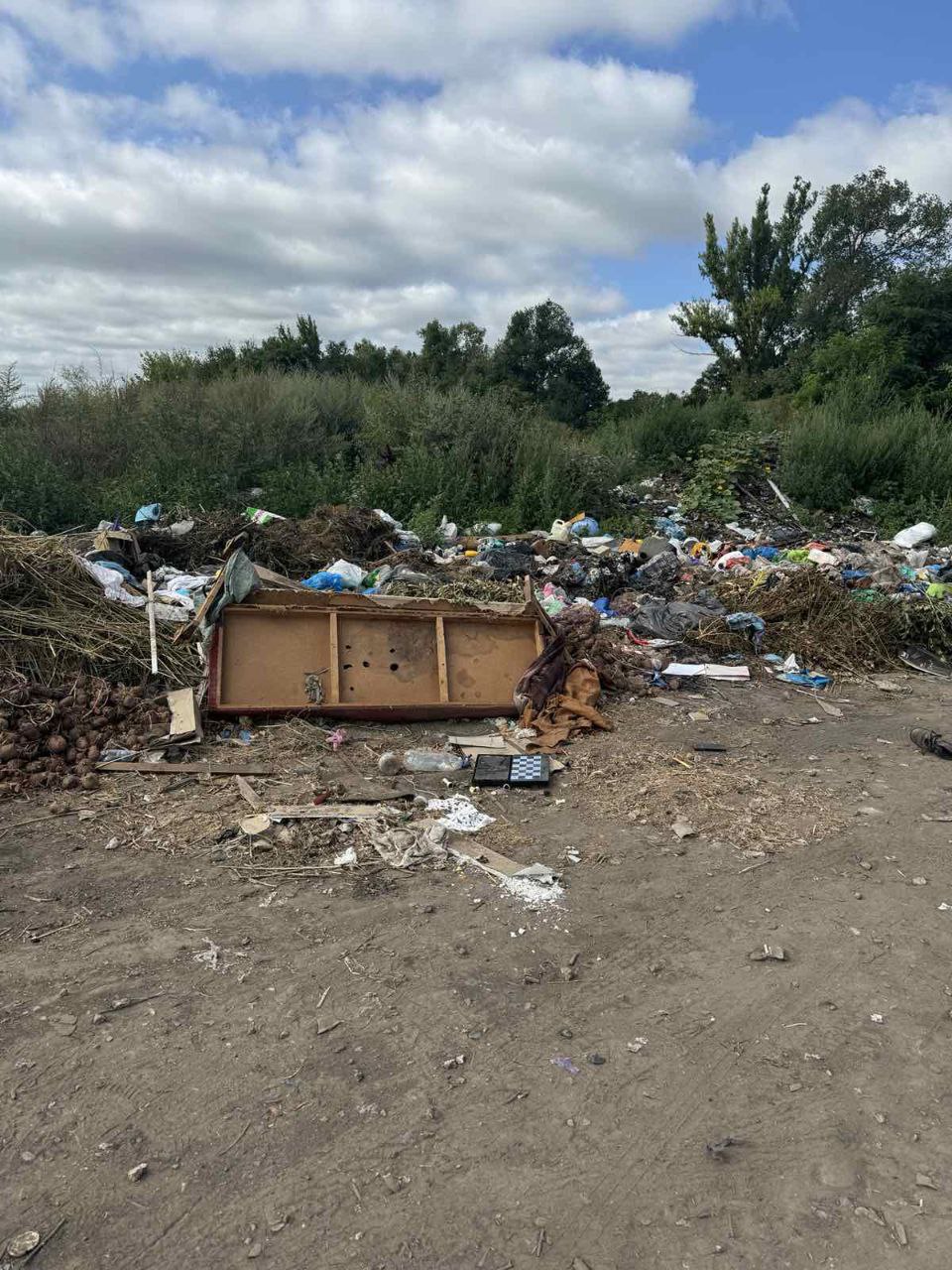 Новини Тернополя - фото з Гори сміття на стихійних звалищах виявили в одній з громад Тернопільщини Немає опису світлини.