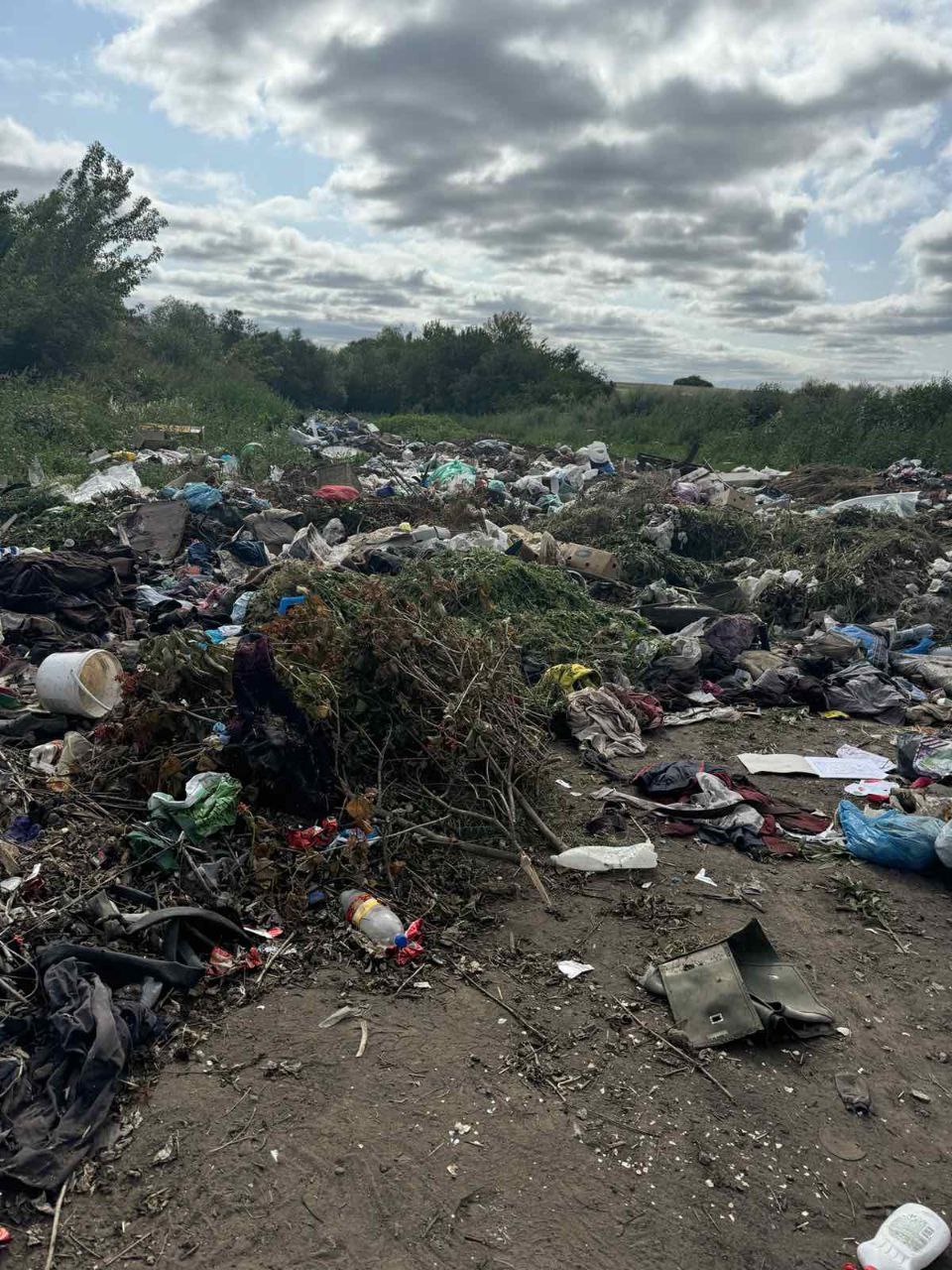 Новини Тернополя - фото з Гори сміття на стихійних звалищах виявили в одній з громад Тернопільщини Немає опису світлини.