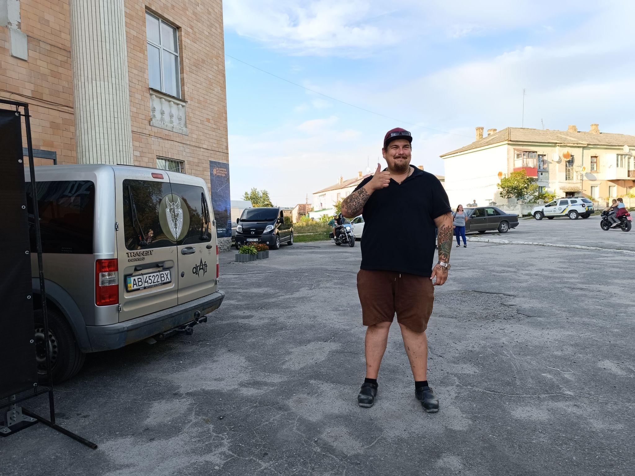 Новини Козятина - фото з Зустрічали гостя з Фінляндії і зібрали на авто для Нацгвардії