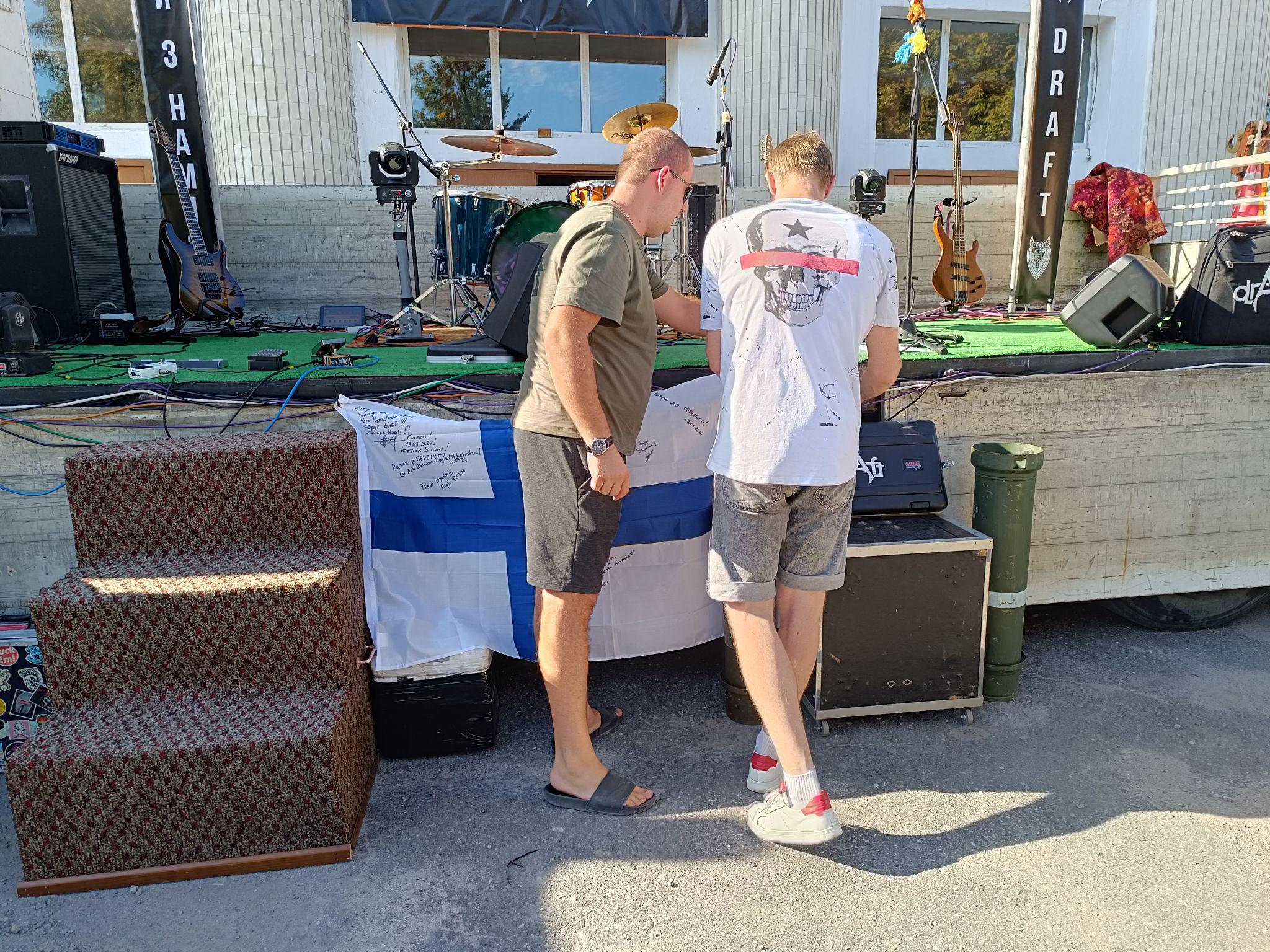 Новини Козятина - фото з Зустрічали гостя з Фінляндії і зібрали на авто для Нацгвардії