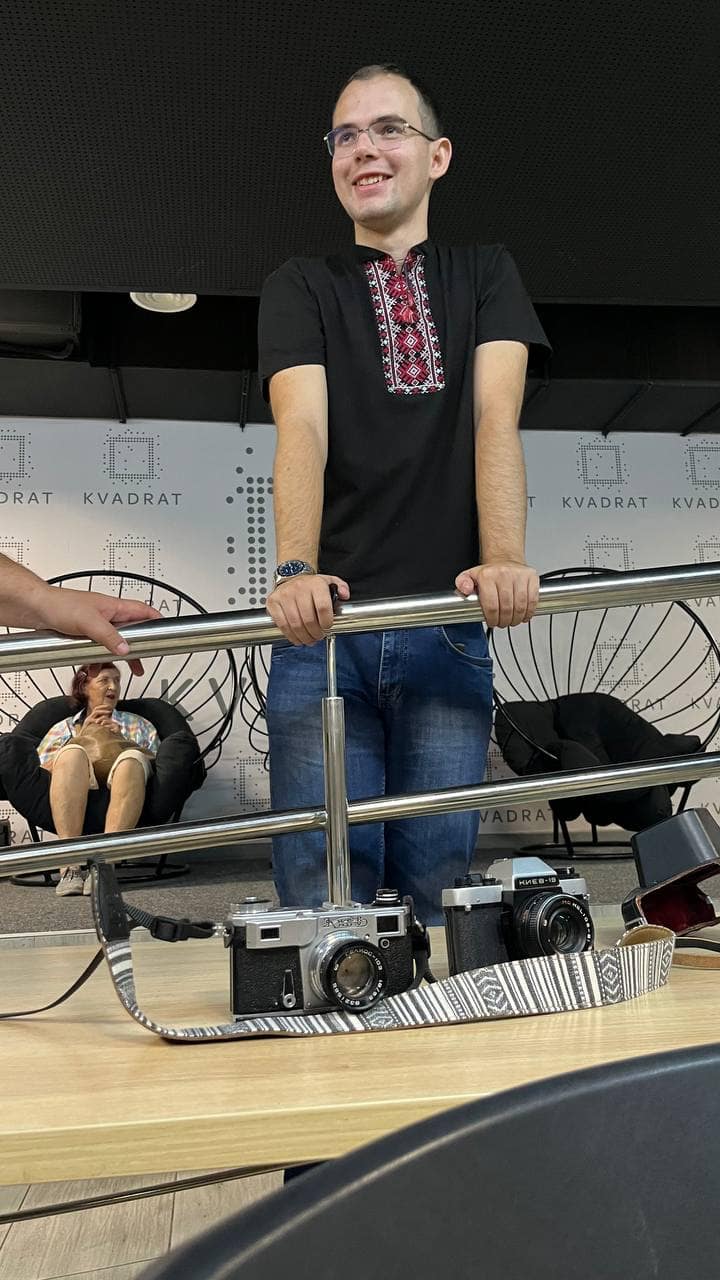 Новини Вінниці - фото з «Не мовчи»: про виставку фоторобіт з акцій на підтримку полонених та зниклих безвісти захисників