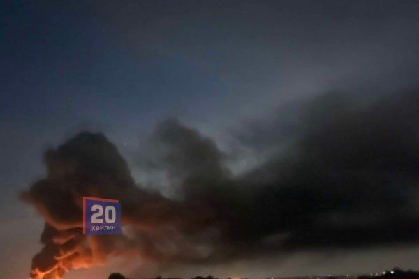 Новини Тернополя - фото з Стовпи диму та звуки вибухів у Тернополі. Зачиніть вікна та обмежте перебування надворі