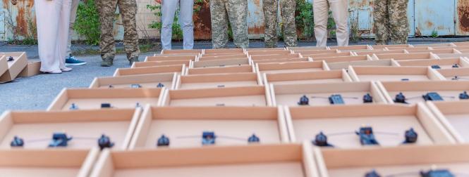Новини Вінниці - фото з «Це дуже підтримує бойовий дух»: військові отримали 200 FPV-дронів та 17 тисяч сухих душів