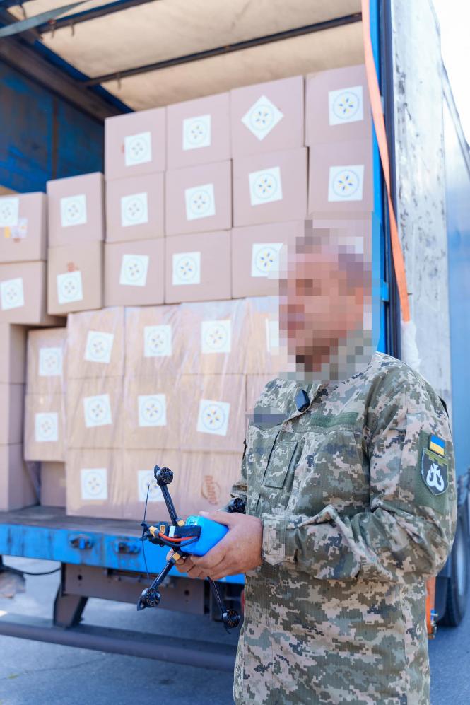 Новини Вінниці - фото з «Це дуже підтримує бойовий дух»: військові отримали 200 FPV-дронів та 17 тисяч сухих душів