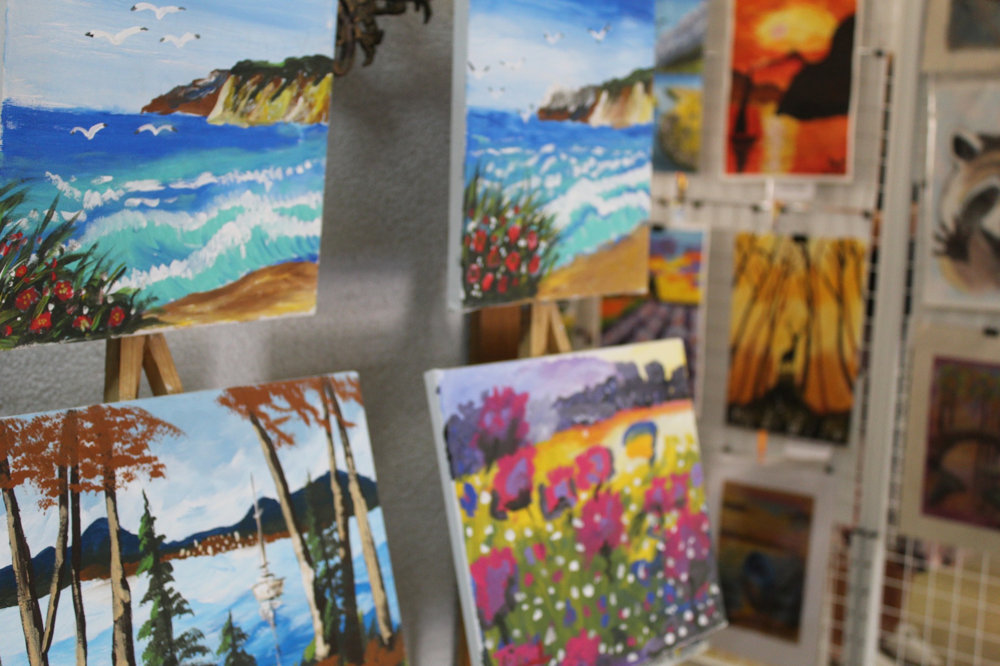 Новини Тернополя - фото з Воїни світла: в Тернополі — унікальна виставка картин, їх написали захисники, які зазнали поранень Можливо, це ілюстрація text