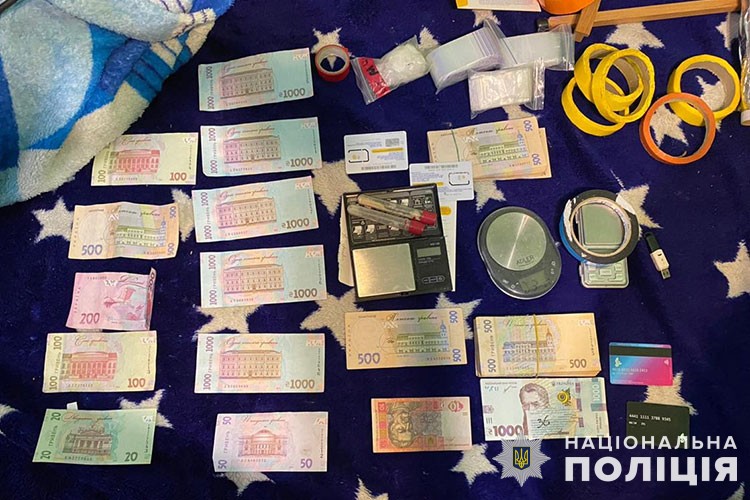 Новини Тернополя - фото з Заробляли до 20 мільйонів щомісяця: в Тернополі судитимуть наркоторговців наркобізнес із щомісячним прибутком у понад 20 млн гривень: слідчі поліції тернопільщини скерували до суду обвинувальний акт щодо злочинної організації