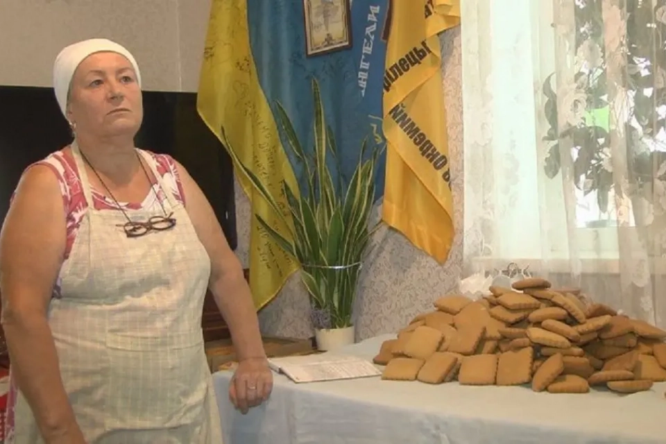 Новини Козятина - фото з Організовують допомогу Валентині Лясківській, яка пече коржики і пироги для ЗСУ
