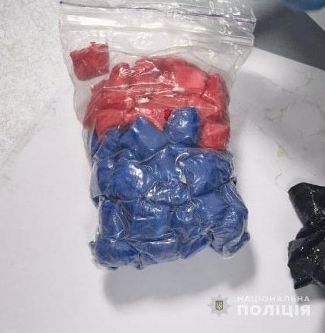 Новини Вінниці - фото з Майже сотня пакунків з наркотиками: у Крижополі затримали 20-річного закладчика