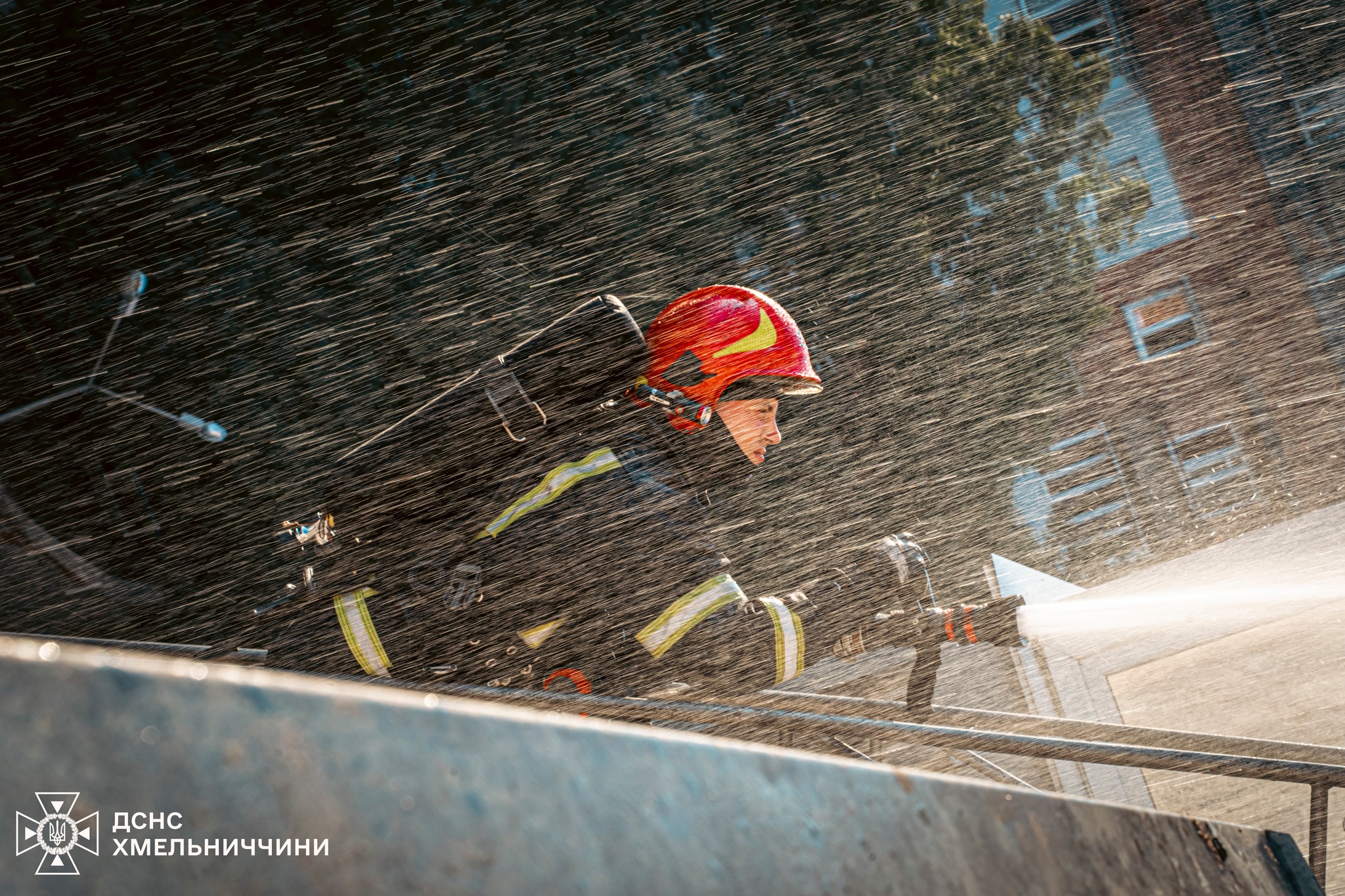 Новини Хмельницького - фото з У Хмельницькому горіла квартира на 9-му поверсі. Що відомо