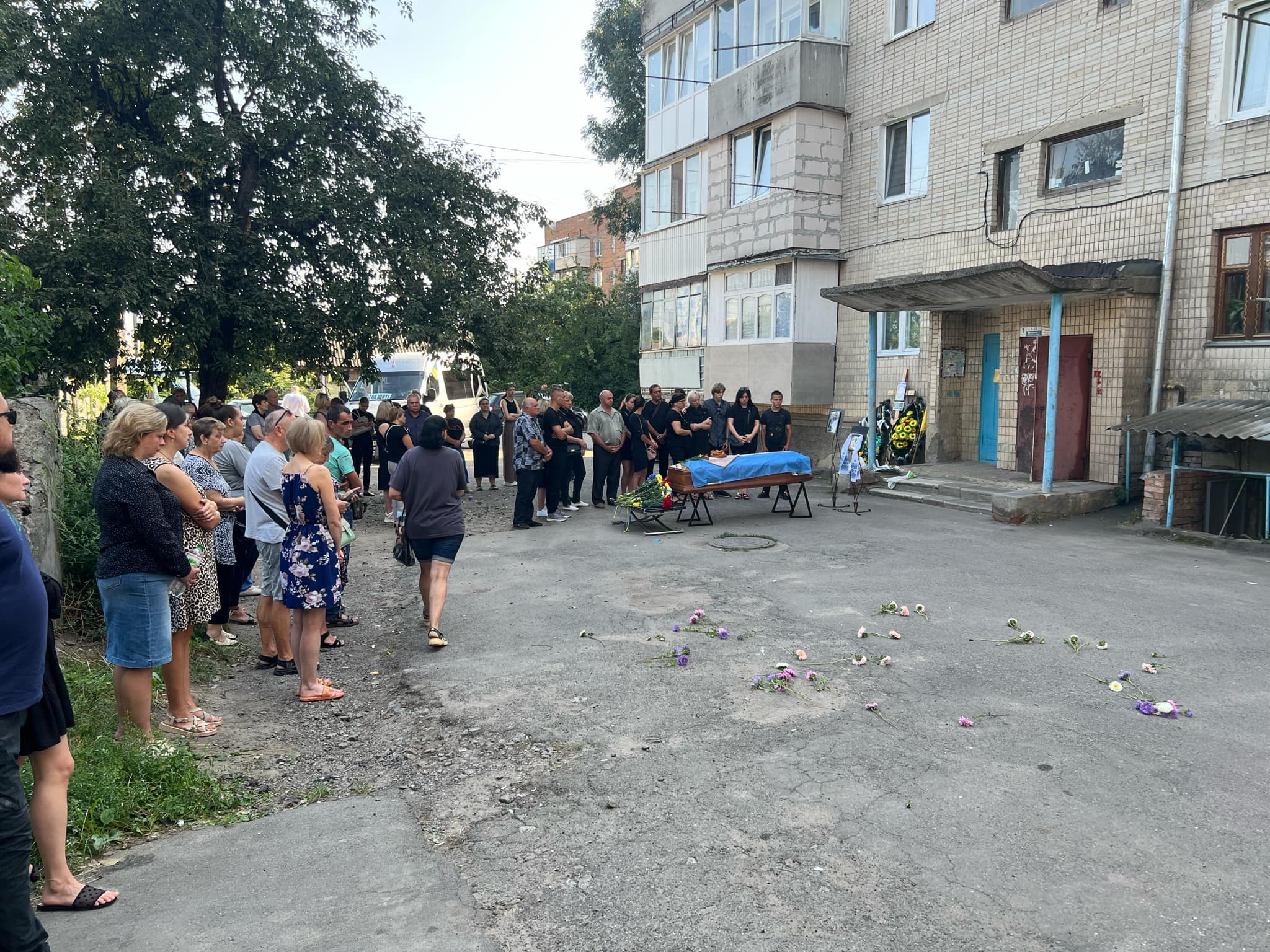 Новини Вінниці - фото з Від сьогодні мав бути у відпустці. Вінниця попрощалася із загиблим під Донецьком захисником