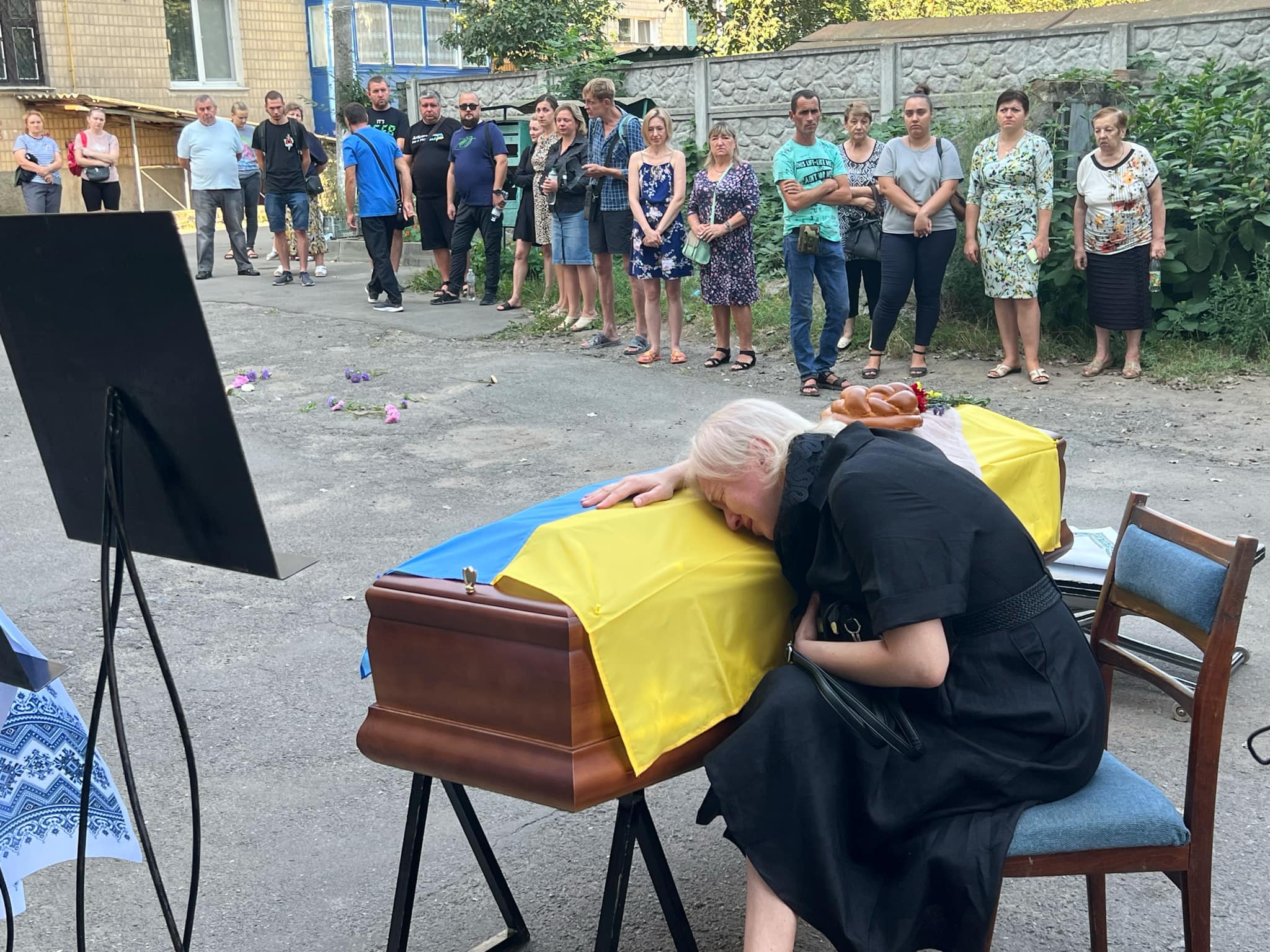 Новини Вінниці - фото з Від сьогодні мав бути у відпустці. Вінниця попрощалася із загиблим під Донецьком захисником