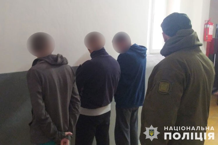 Новини Тернополя - фото з Наркотики за ґратами: у колонії на Тернопільщині засуджений організував бізнес Налагодили постачання наркотиків до виправної установи: слідчі поліції Тернопільщини скерували до суду обвинувальний акт щодо групи осіб