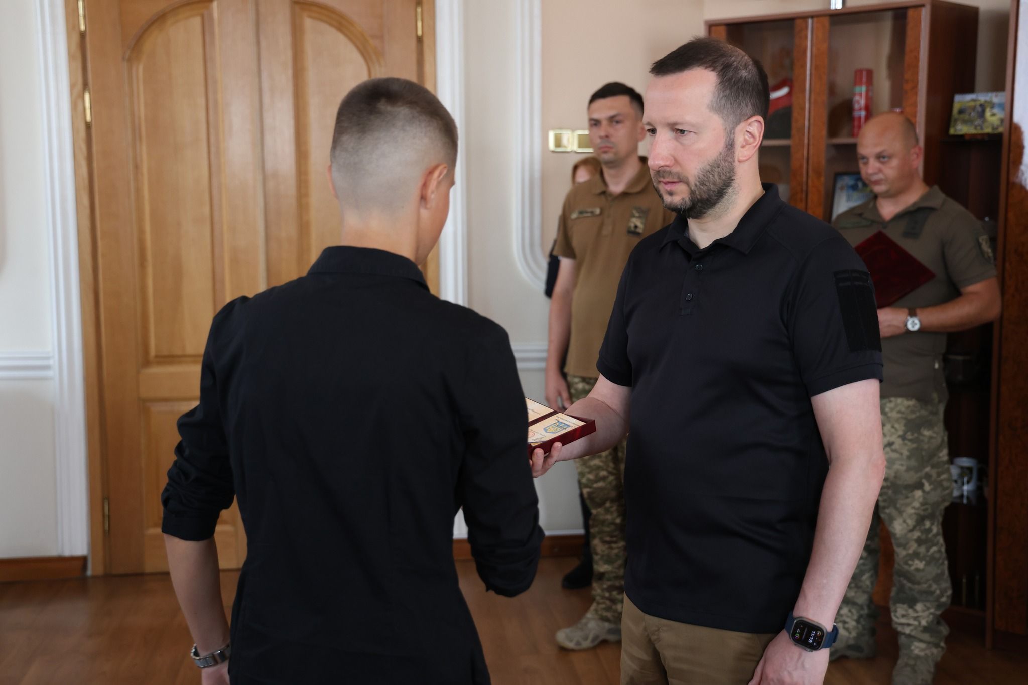 Новини Хмельницького - фото з У Хмельницькому вручили родинам загиблих військових нагороди (ФОТО)