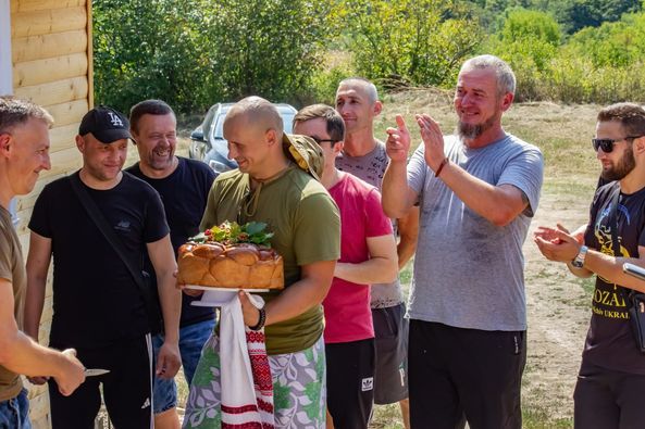 Новини Вінниці - фото з Купалися в Дністрі, спали на вуликах, бачили печери: як поранені відновлювали сили у Буші й Оксанівці