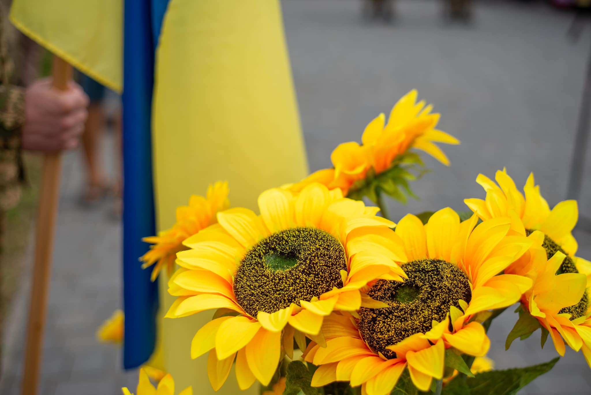 Новини Тернополя - фото з На Микулинецькому кладовищі у День пам'яті захисників України вшанували Героїв