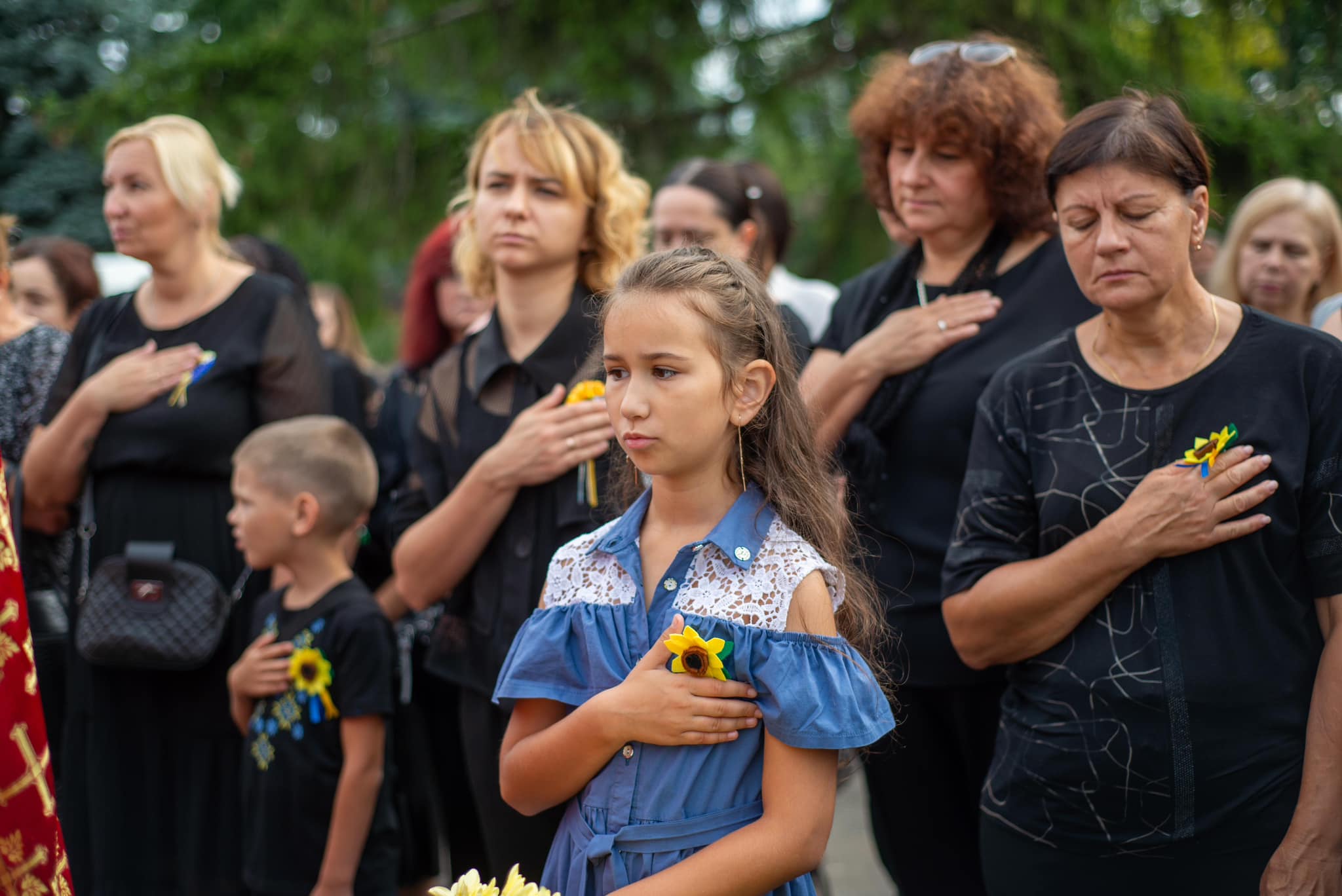Новини Тернополя - фото з На Микулинецькому кладовищі у День пам'яті захисників України вшанували Героїв
