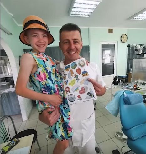 Новини Вінниці - фото з В сільській кузні на Вінниччині американець Бен Гербер з Романом Триносом «кують» перемогу України