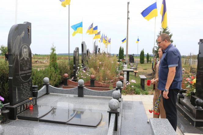 Новини Козятина - фото з Йому назавжди 22.. На війні 10 років тому загинув воїн Вадим Наумов