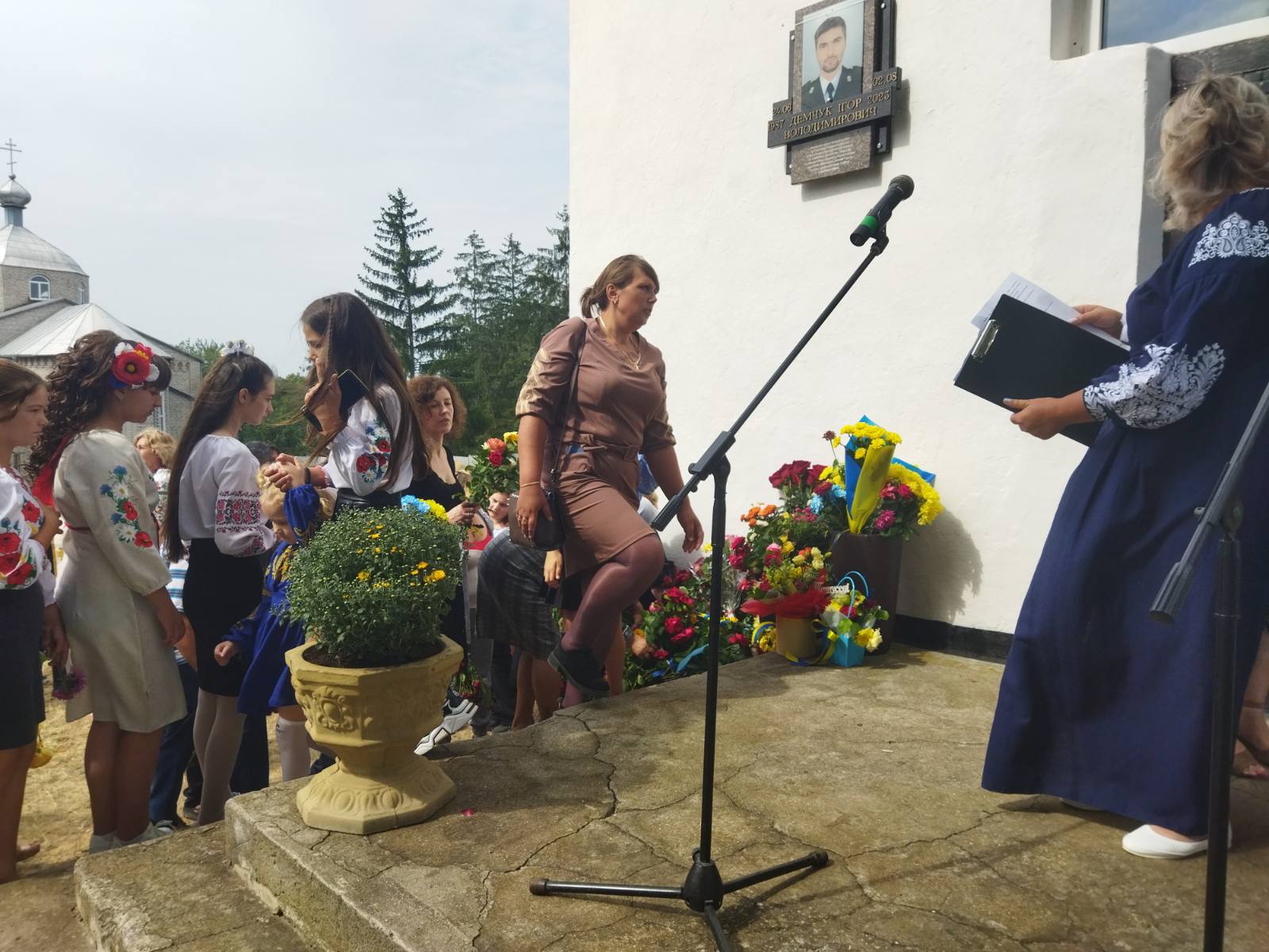 Новини Вінниці - фото з Дев’ять років на війні: встановили меморіальну дошку Герою України, який захопив два ворожі танки