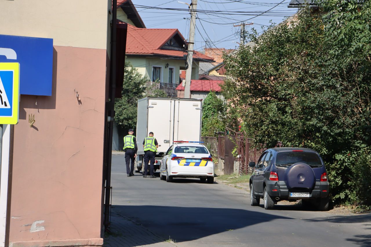 Новини Тернополя - фото з На аварійному перехресті на Бандери водії продовжують їздити за звичкою, а не за новими правилами