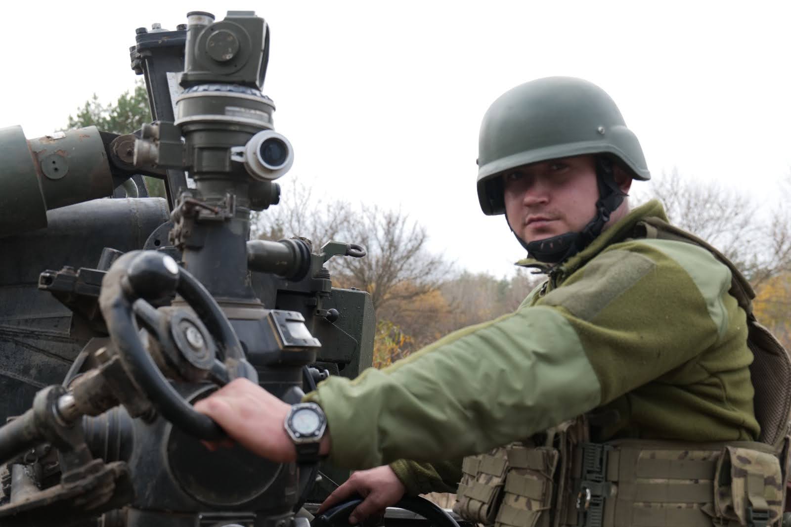 Новини Тернополя - фото з Мотивує власною незламністю і словами Сосюри: історія молодого артилериста тернопільської бригади