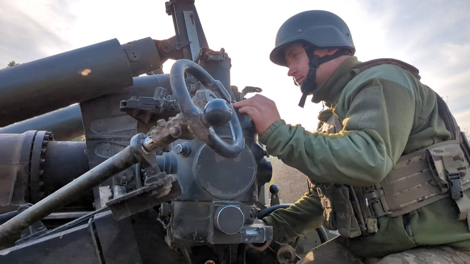 Новини Тернополя - фото з Мотивує власною незламністю і словами Сосюри: історія молодого артилериста тернопільської бригади