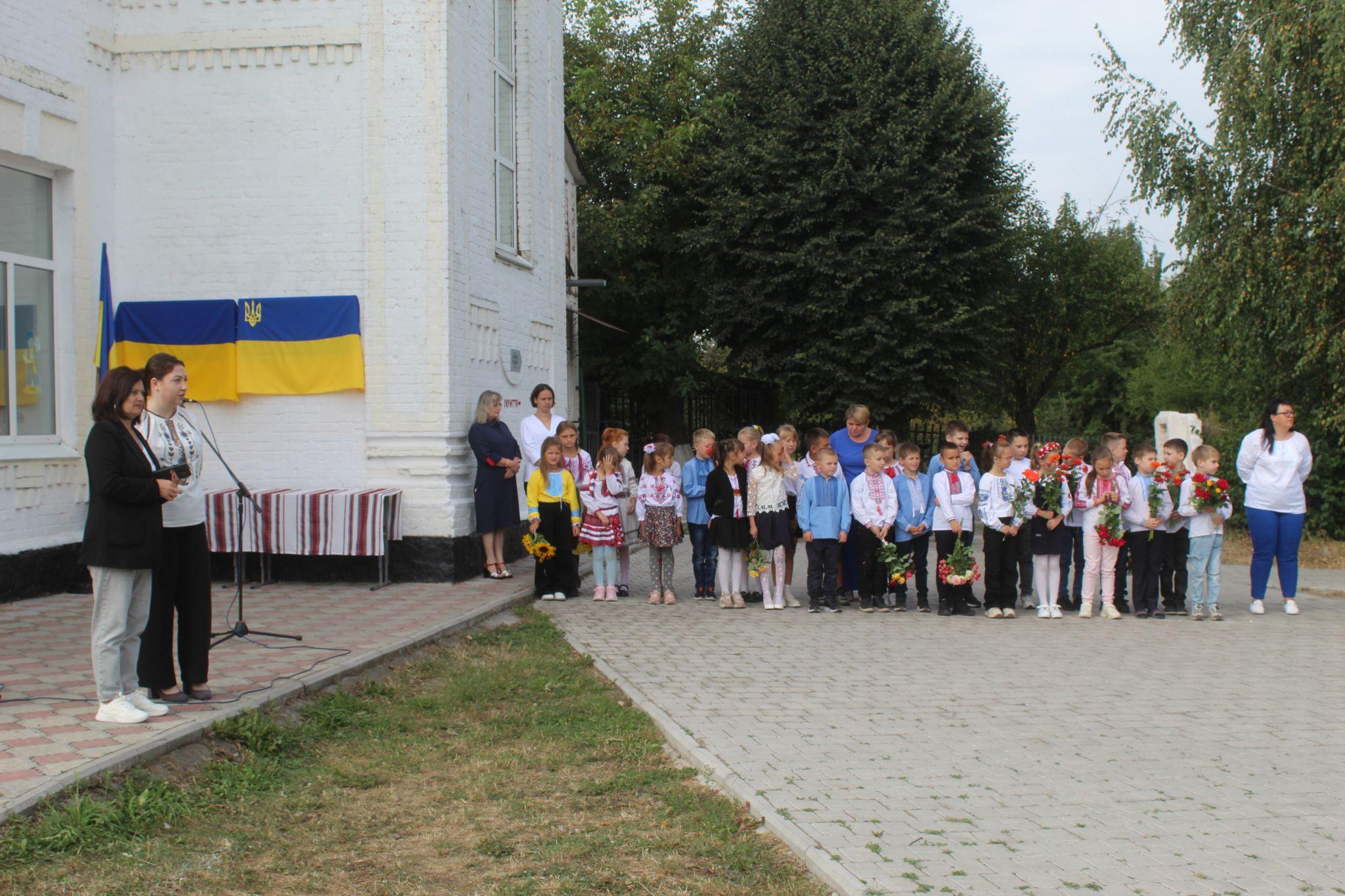 Новини Козятина - фото з У школі № 9 відкрили меморіальні дошки на честь двох Героїв