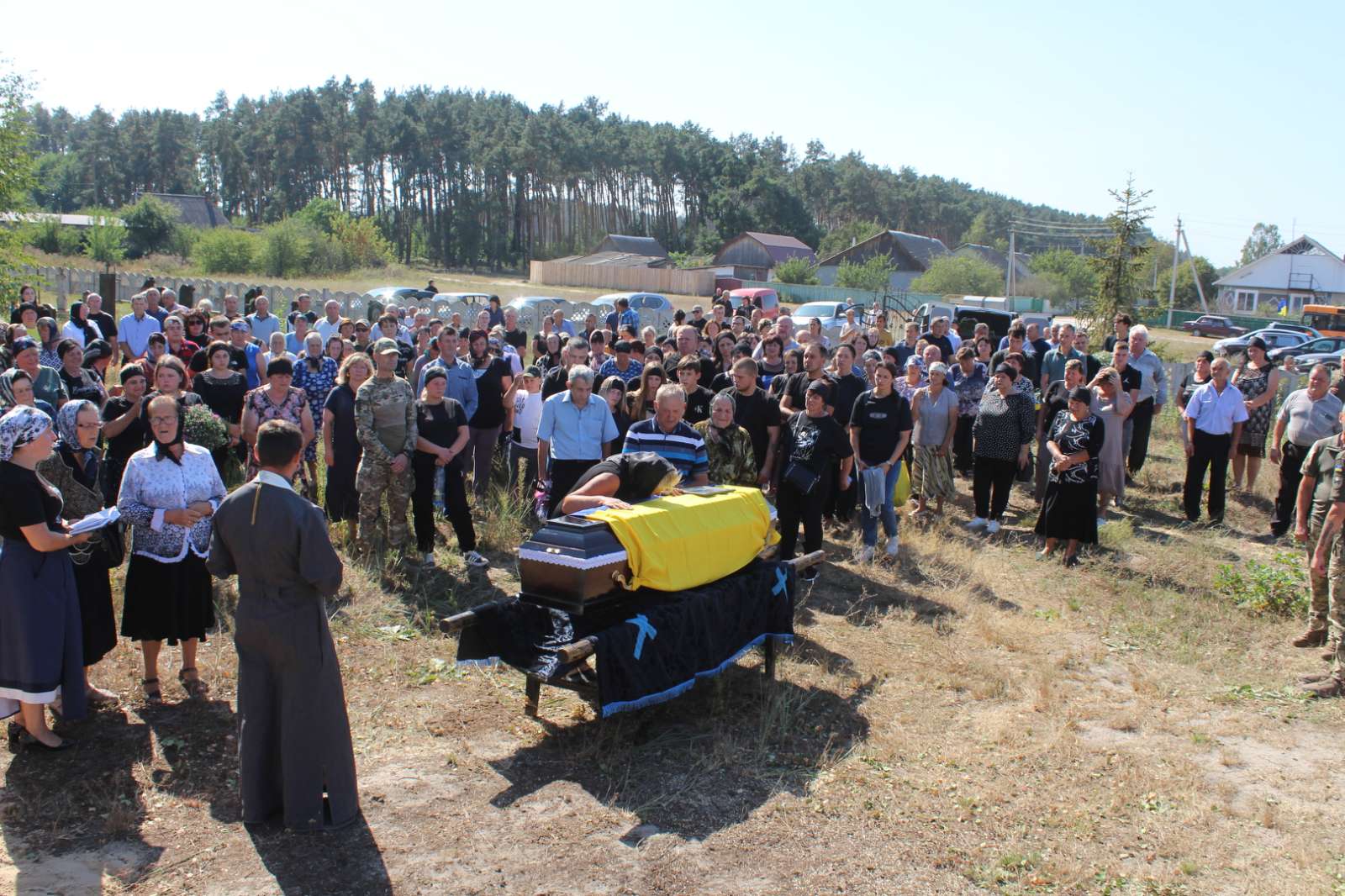 На зображенні може бути: 1 особа та натовп