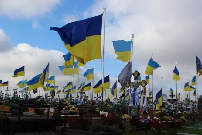 Новини Вінниці - фото з ТОП важливих новин на «20 хвилин» від 2 по 9 вересня, які ви могли пропустити «Отримують 15 мільйонів за загиблого — не можуть дати кілька тисяч на флагшток?»