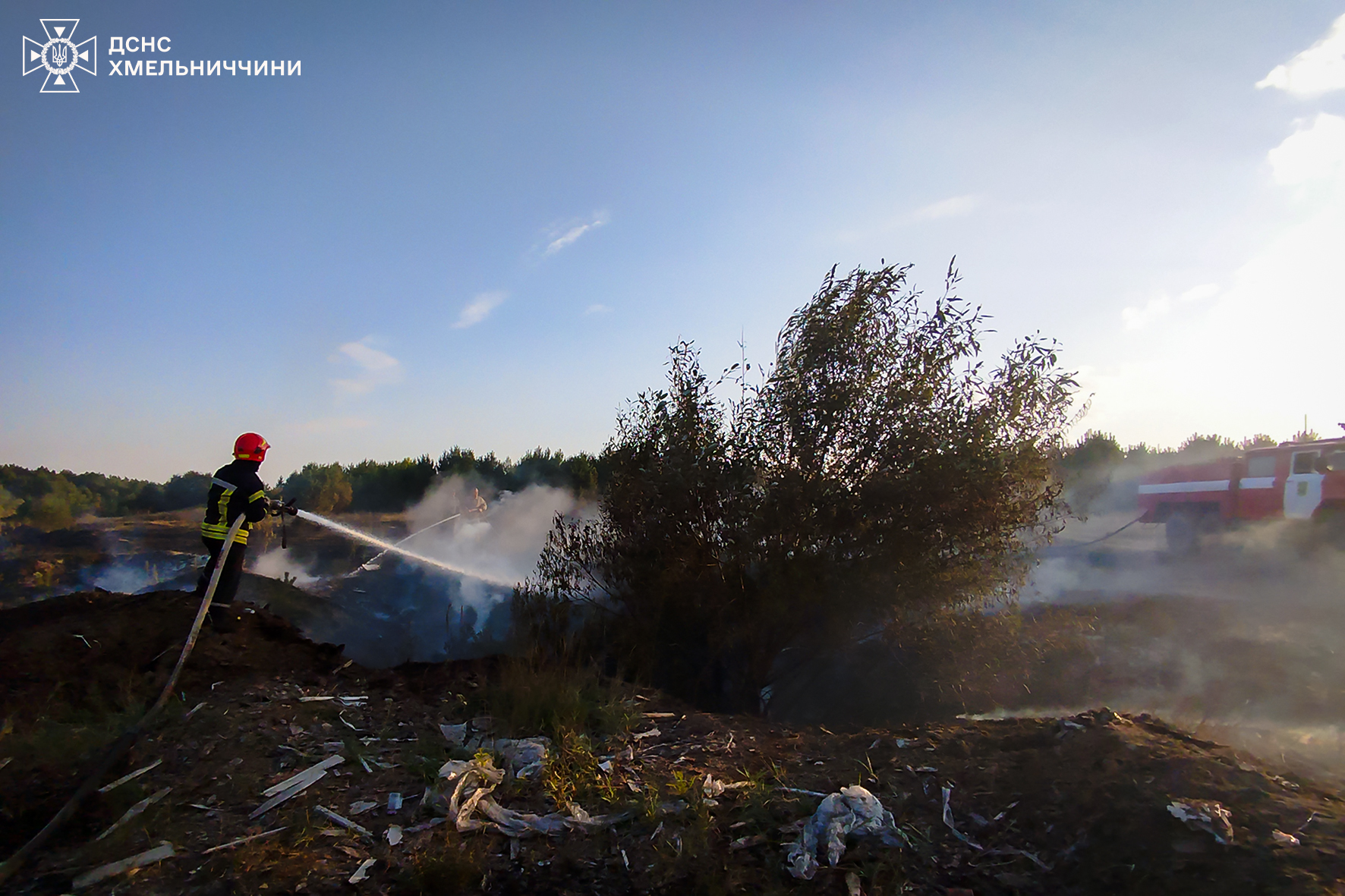 Новини Хмельницького - фото з На Хмельниччині за добу сталося 25 пожеж На зображенні може бути: 1 особа та текст